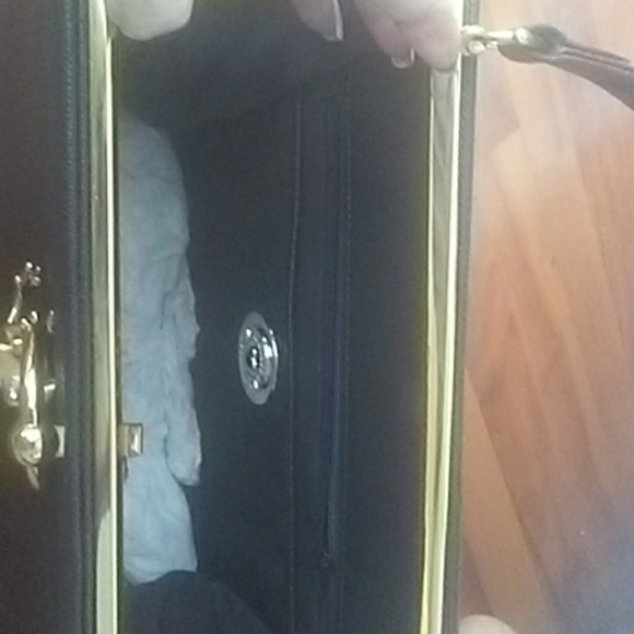 Handbag - Picture 3 of 4